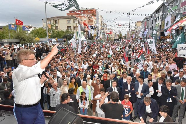 Davutoğlu AKP’nin kalesini salladı